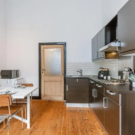Huswell - Charming In The Center Of